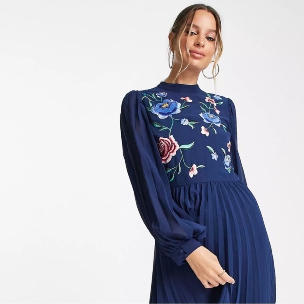 ASOS Designhighneck pleated long sleeve skater maxi dress embroidery navy - Picture 4 of 10